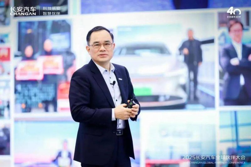 今日外汇波动揭秘，哪个交易方针更具优势？